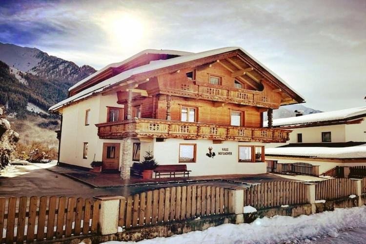 Apartment In Mayrhofen With A Balcony 외부 사진