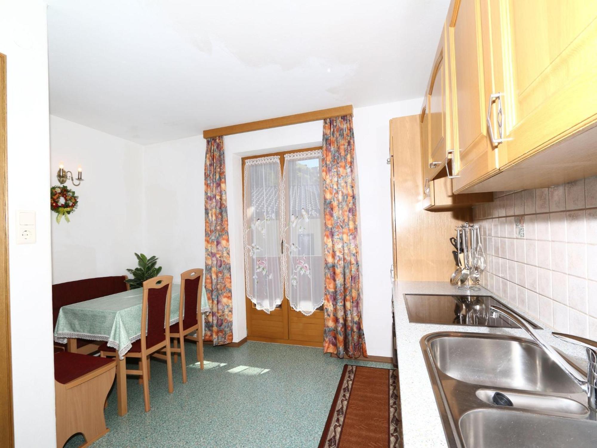 Apartment In Mayrhofen With A Balcony 외부 사진