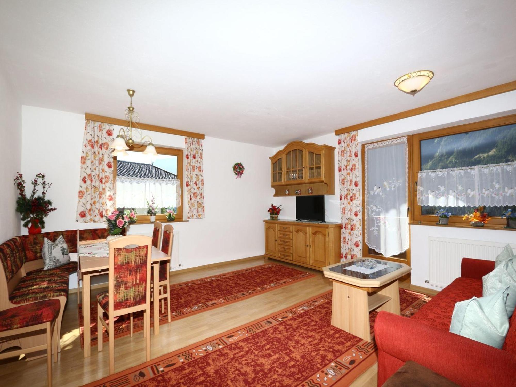 Apartment In Mayrhofen With A Balcony 외부 사진