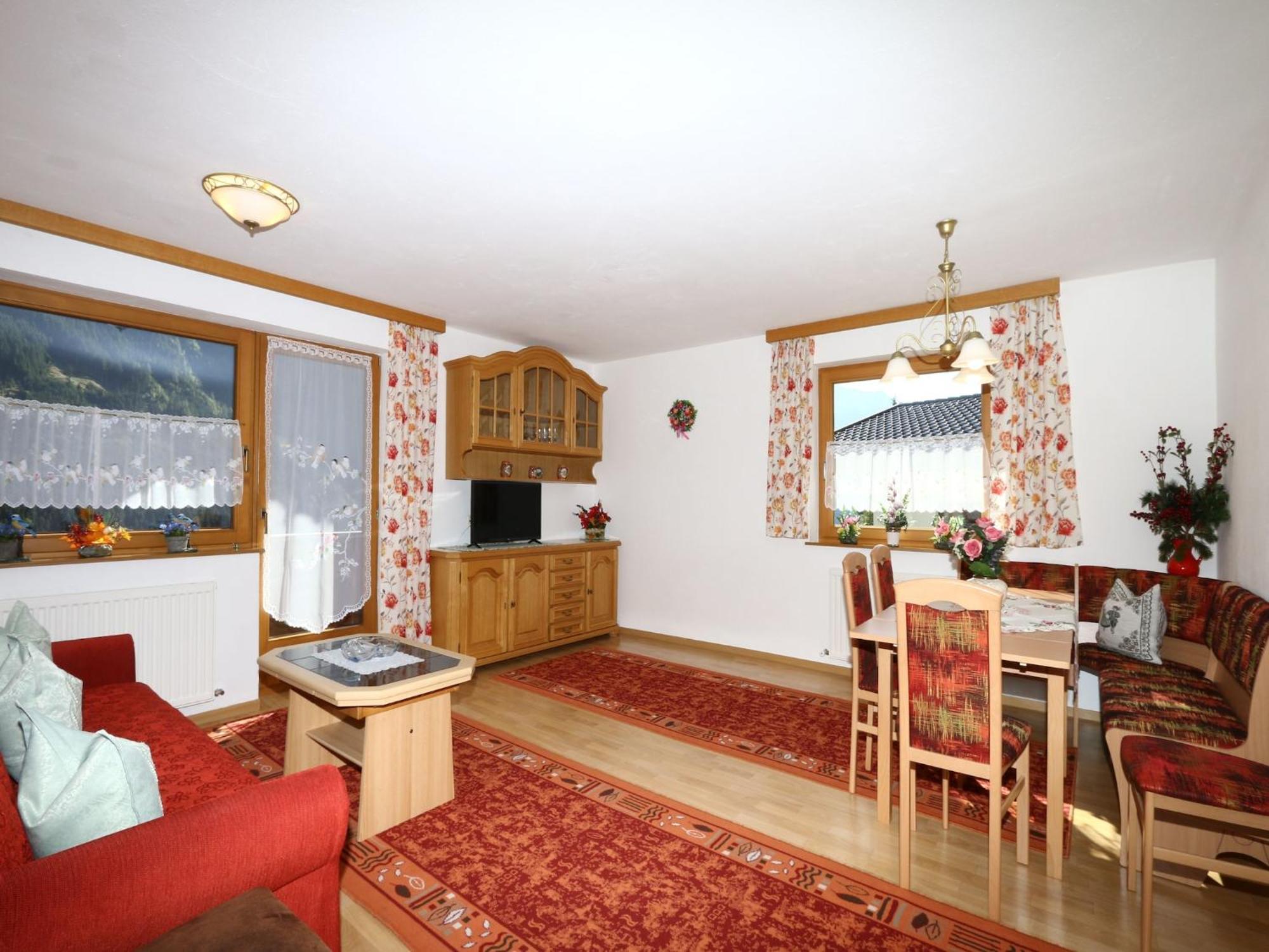 Apartment In Mayrhofen With A Balcony 외부 사진