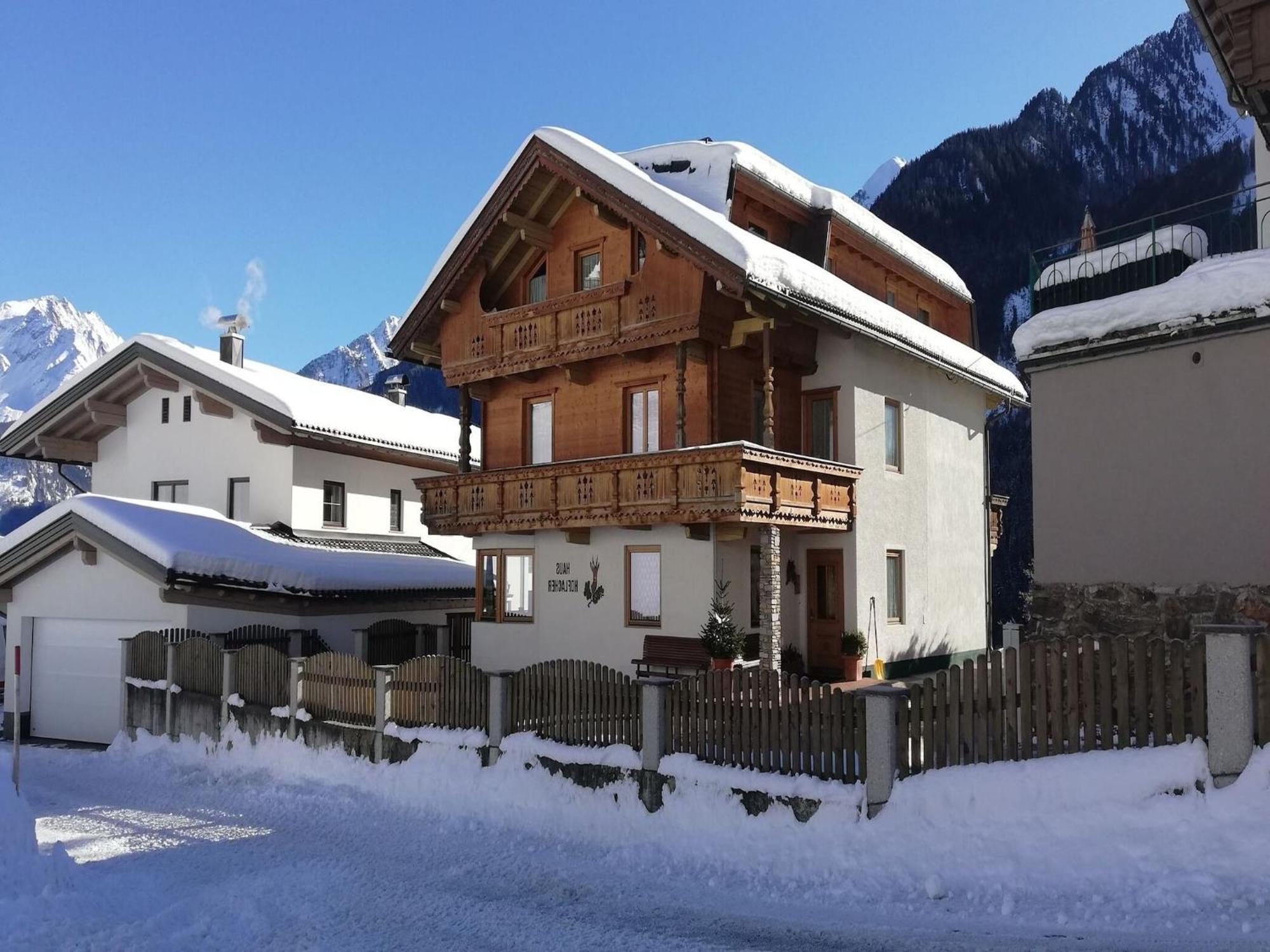 Apartment In Mayrhofen With A Balcony 외부 사진