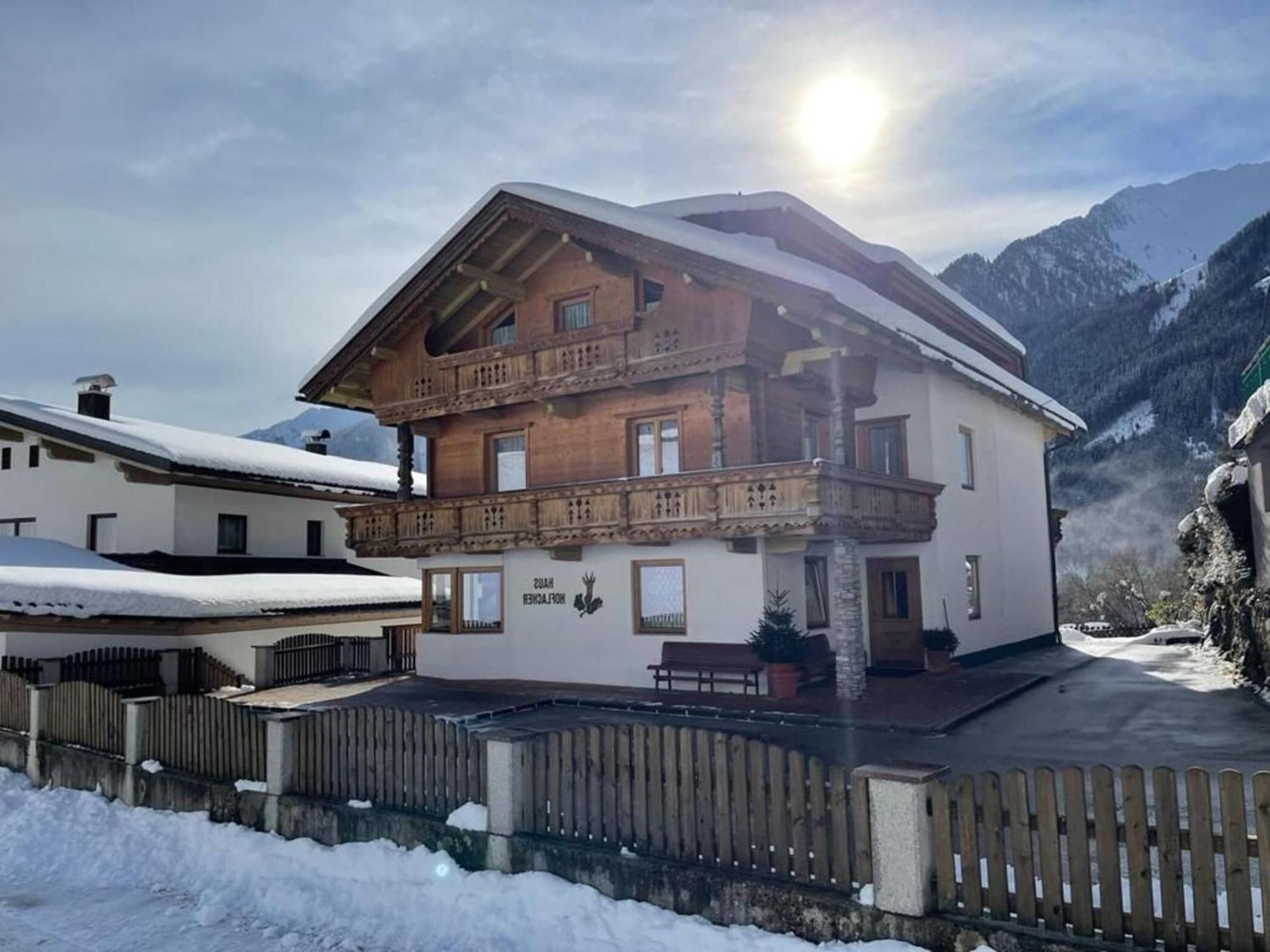 Apartment In Mayrhofen With A Balcony 외부 사진