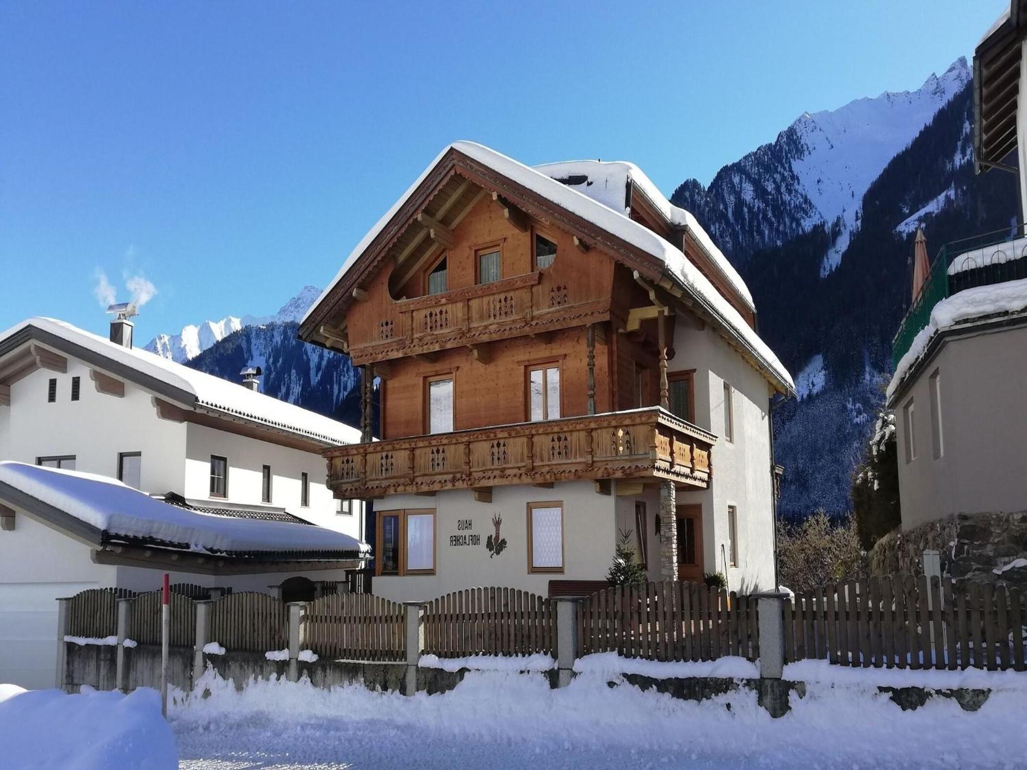Apartment In Mayrhofen With A Balcony 외부 사진
