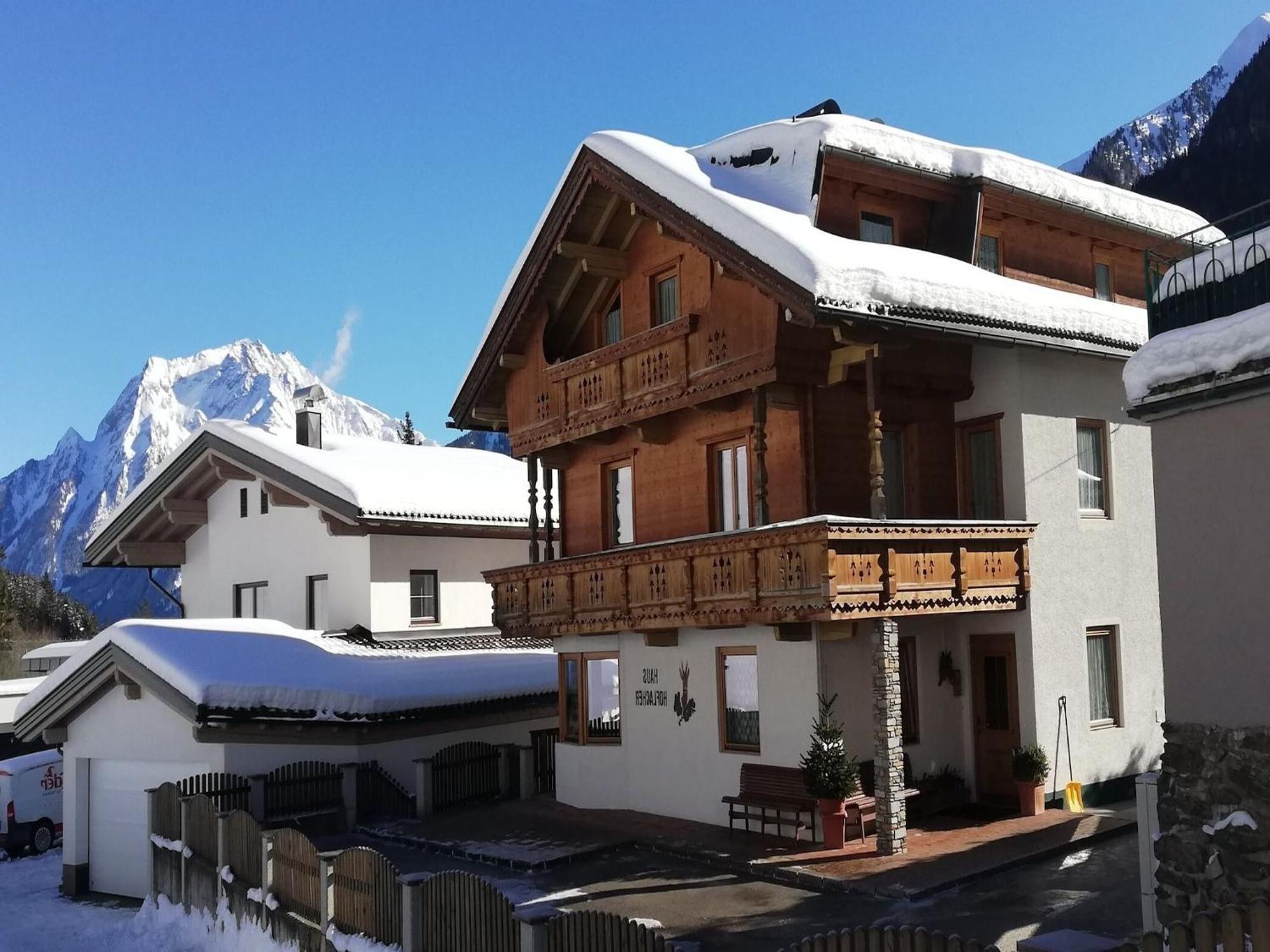 Apartment In Mayrhofen With A Balcony 외부 사진